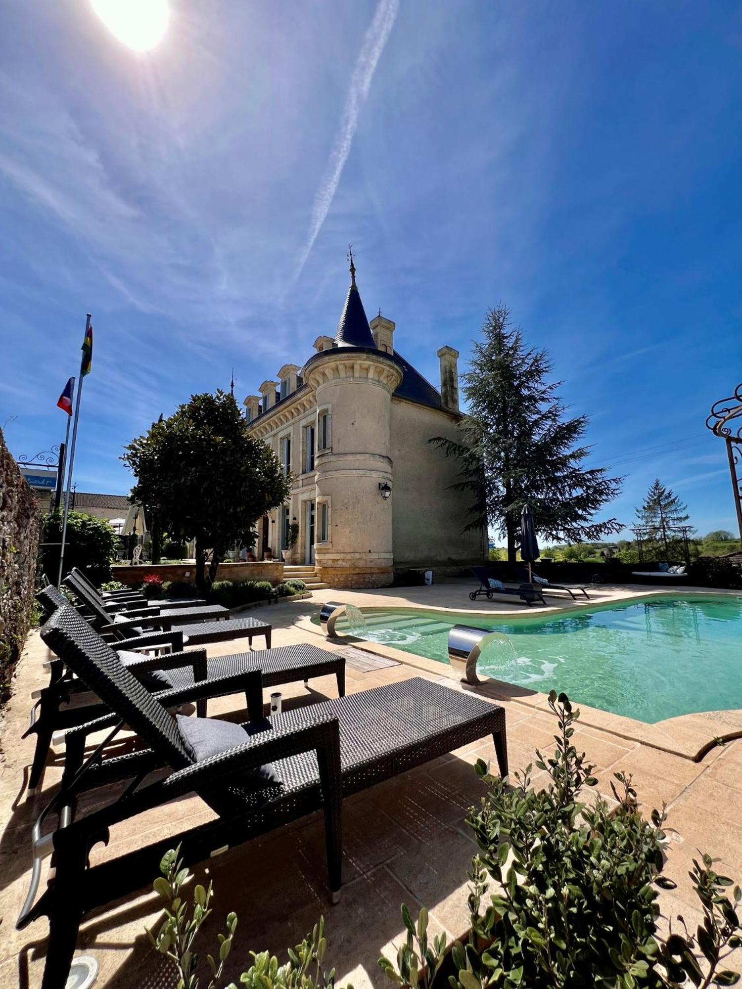 Chateau Hotel Edward 1Er Monpazier Exterior photo