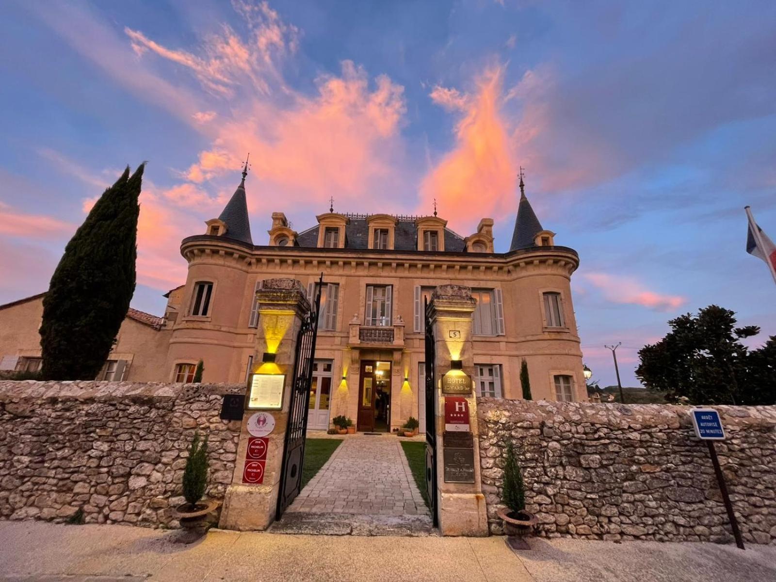 Chateau Hotel Edward 1Er Monpazier Exterior photo